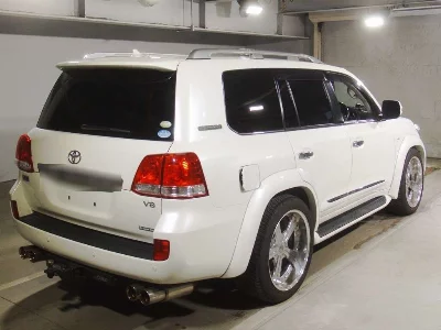 TOYOTA LAND CRUISER