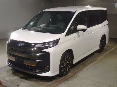 TOYOTA NOAH