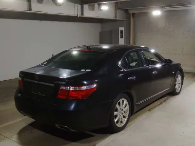 Lexus LS600h