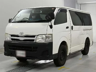 TOYOTA REGIUS VAN