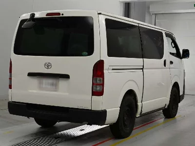 TOYOTA REGIUS VAN