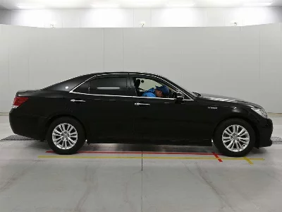 TOYOTA CROWN HYBRID