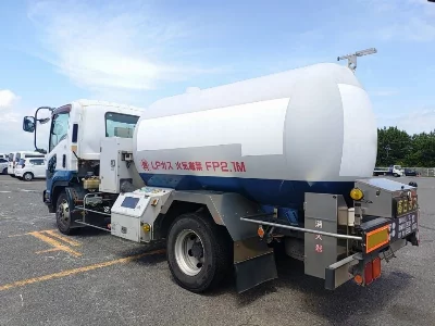 Isuzu Forward