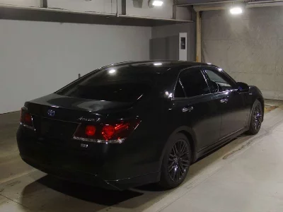 Toyota CROWN HYBRID