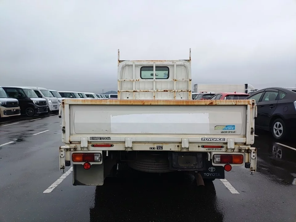 Toyota ToyoAce  с аукциона в Японии