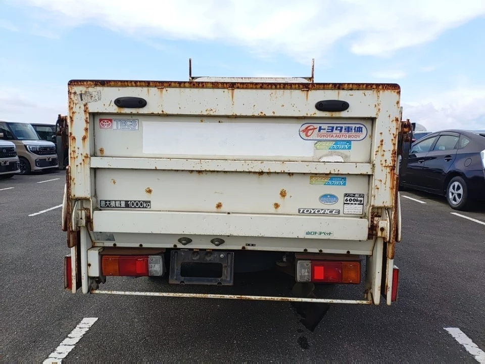 Toyota ToyoAce  с аукциона в Японии