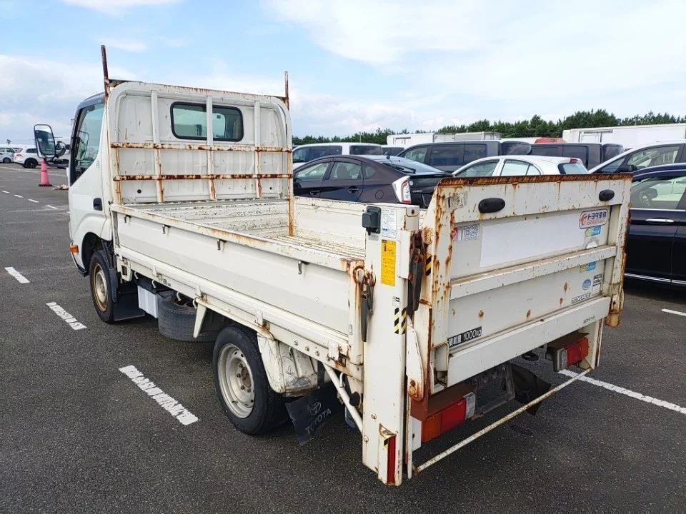 Toyota ToyoAce  с аукциона в Японии