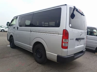 TOYOTA HIACE