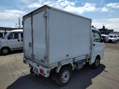 Nissan NT100 Clipper