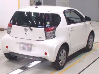 Toyota iQ