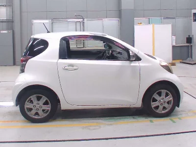 Toyota iQ