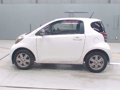 Toyota iQ