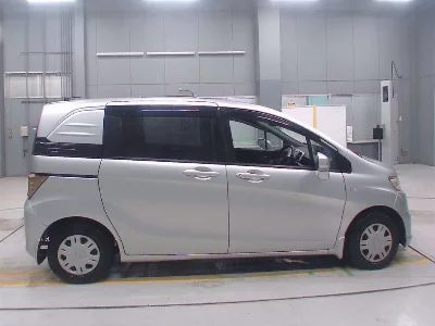 Honda Freed Spike