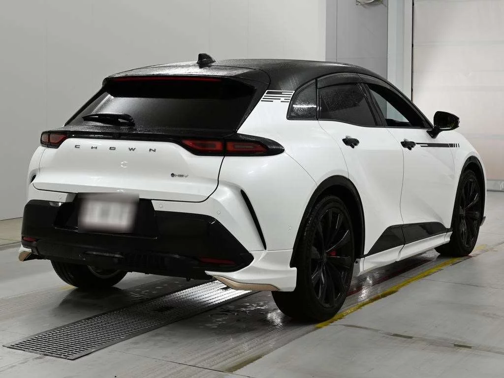 Toyota Crown Sport  с аукциона в Японии
