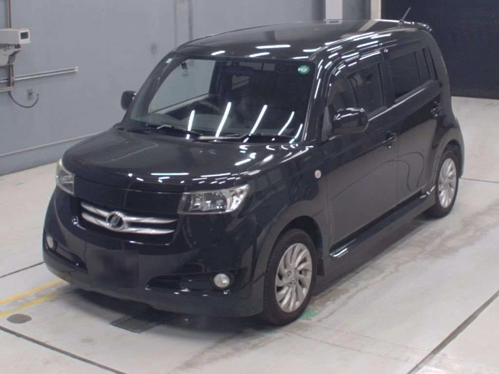 Toyota bB  с аукциона в Японии
