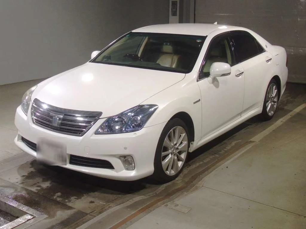 Toyota Crown  с аукциона в Японии