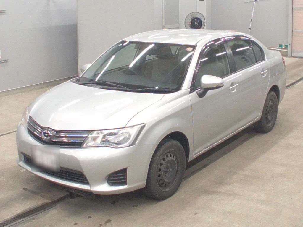 Toyota Corolla Axio  с аукциона в Японии