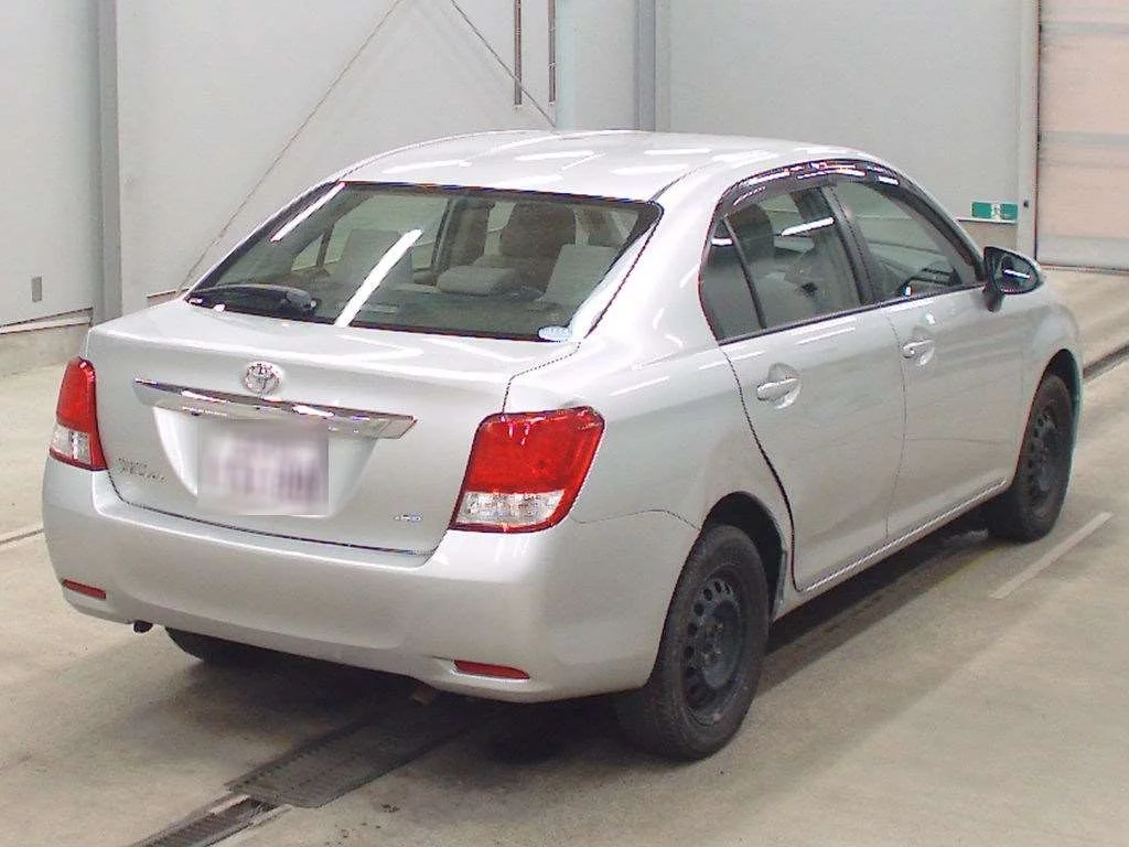 Toyota Corolla Axio  с аукциона в Японии