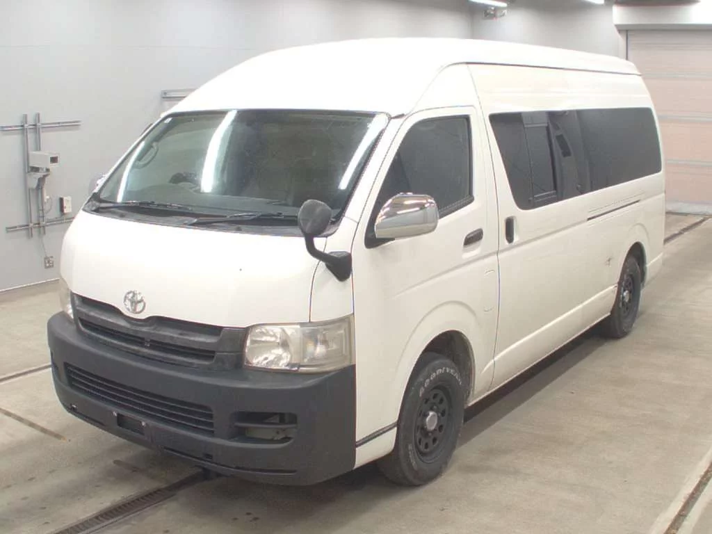 Toyota RegiusAce  с аукциона в Японии
