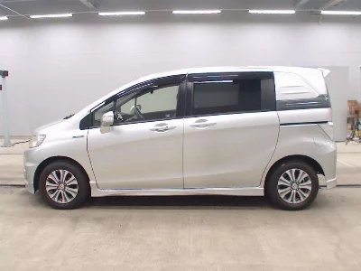 Honda FREED SPIKE HYBRID