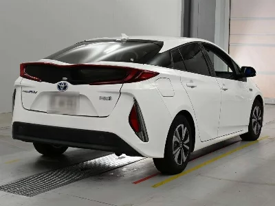 Toyota Prius PHV