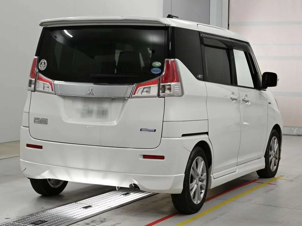 Mitsubishi Delica D:2  с аукциона в Японии