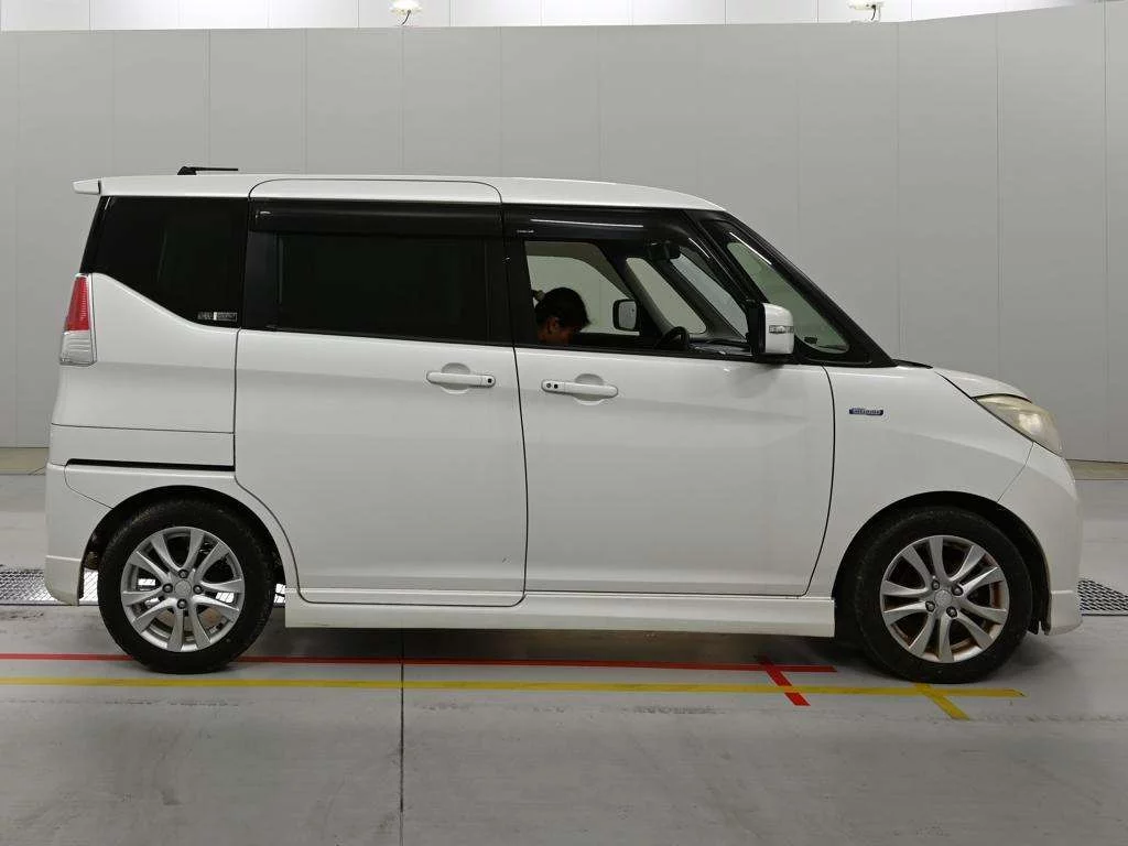 Mitsubishi Delica D:2  с аукциона в Японии
