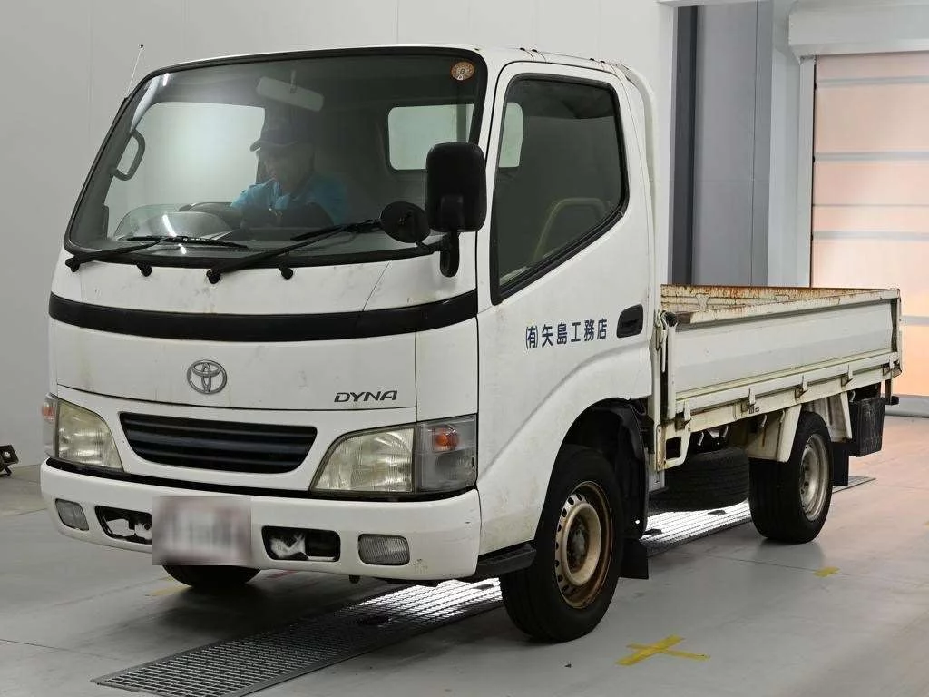 Toyota Dyna  с аукциона в Японии