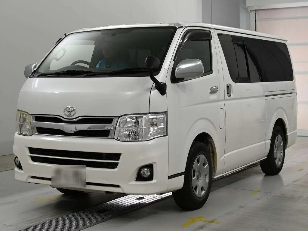 Toyota RegiusAce  с аукциона в Японии
