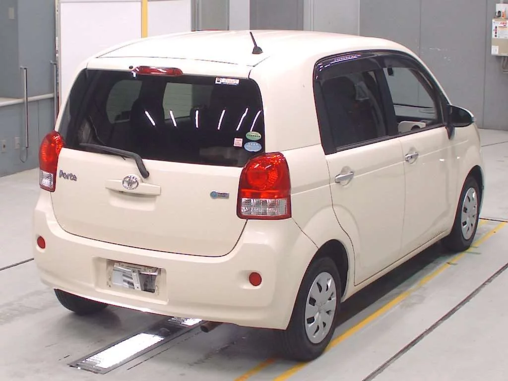 Toyota Porte  с аукциона в Японии