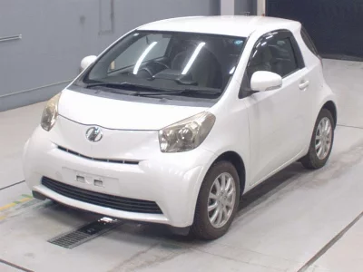 Toyota iQ