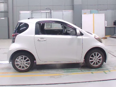 Toyota iQ