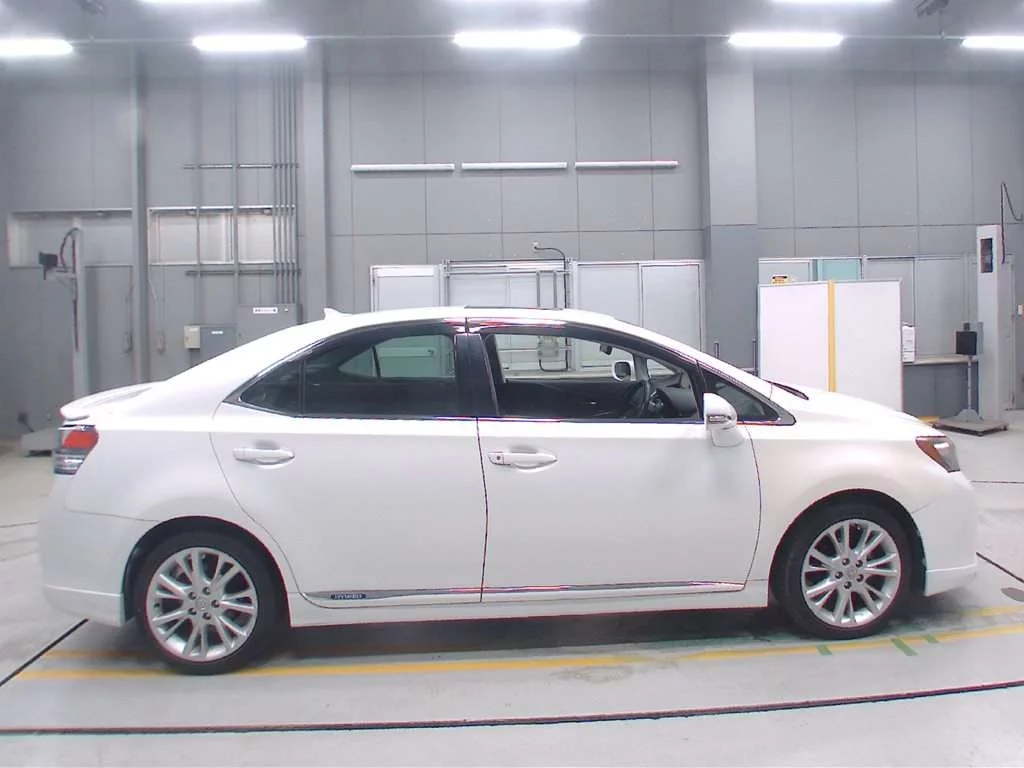 Lexus HS250h  с аукциона в Японии