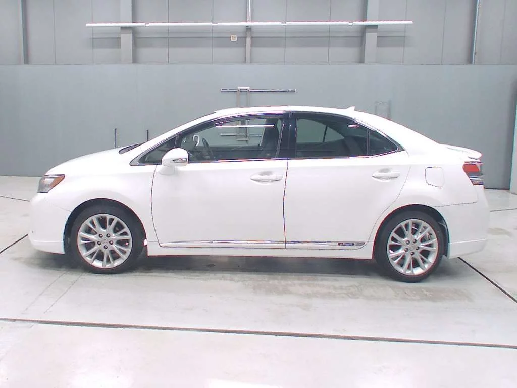 Lexus HS250h  с аукциона в Японии