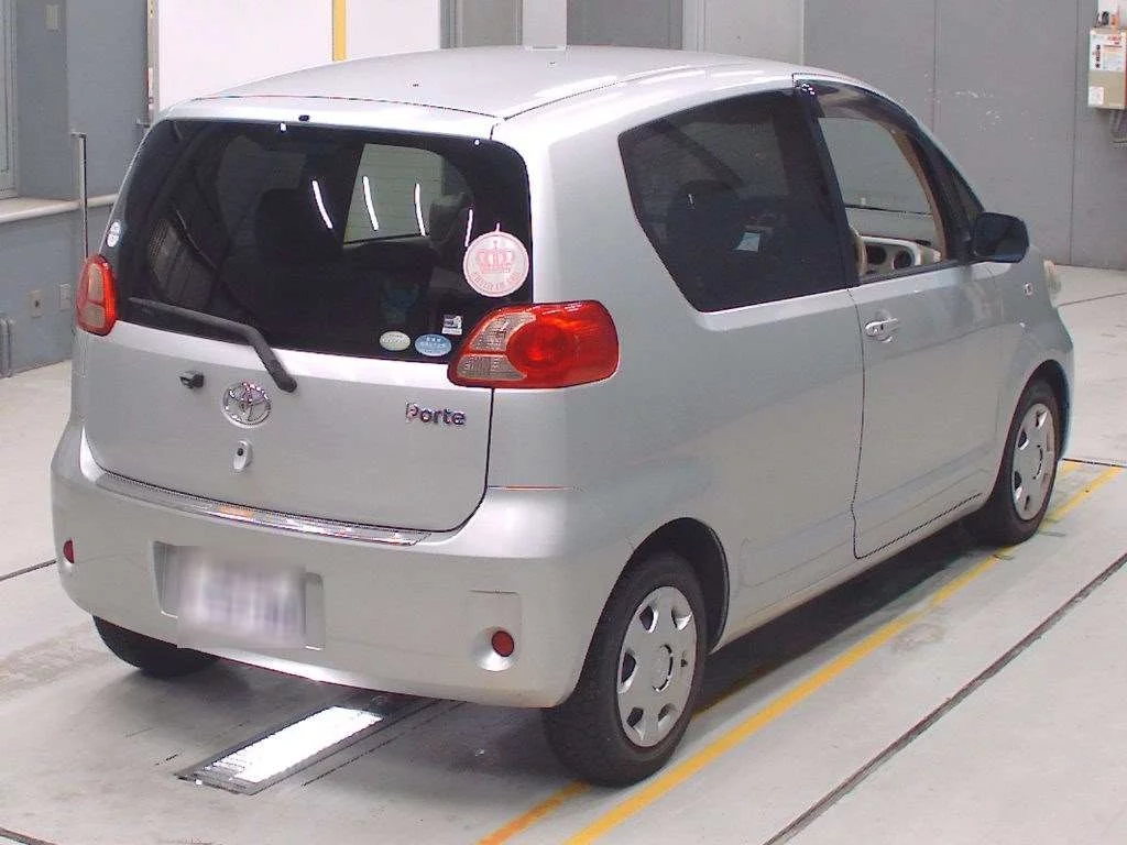 Toyota Porte  с аукциона в Японии