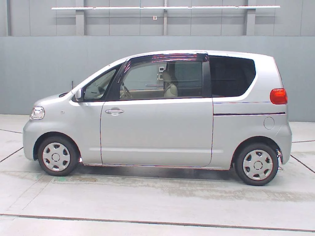Toyota Porte  с аукциона в Японии