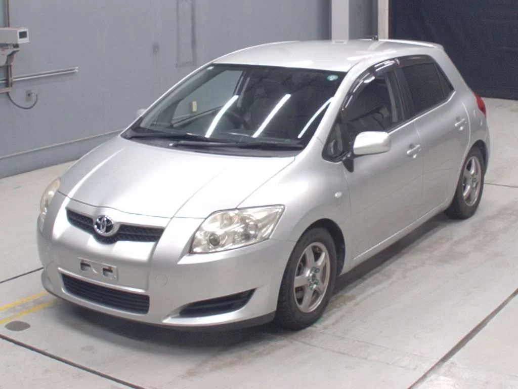 Toyota Auris  с аукциона в Японии
