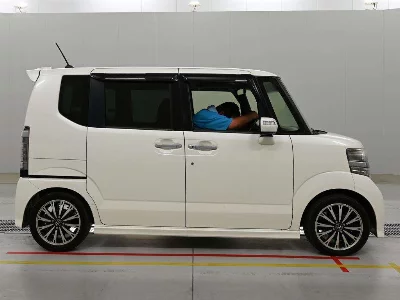 Honda N BOX CUSTOM