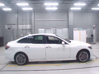 TOYOTA CROWN HYBRID
