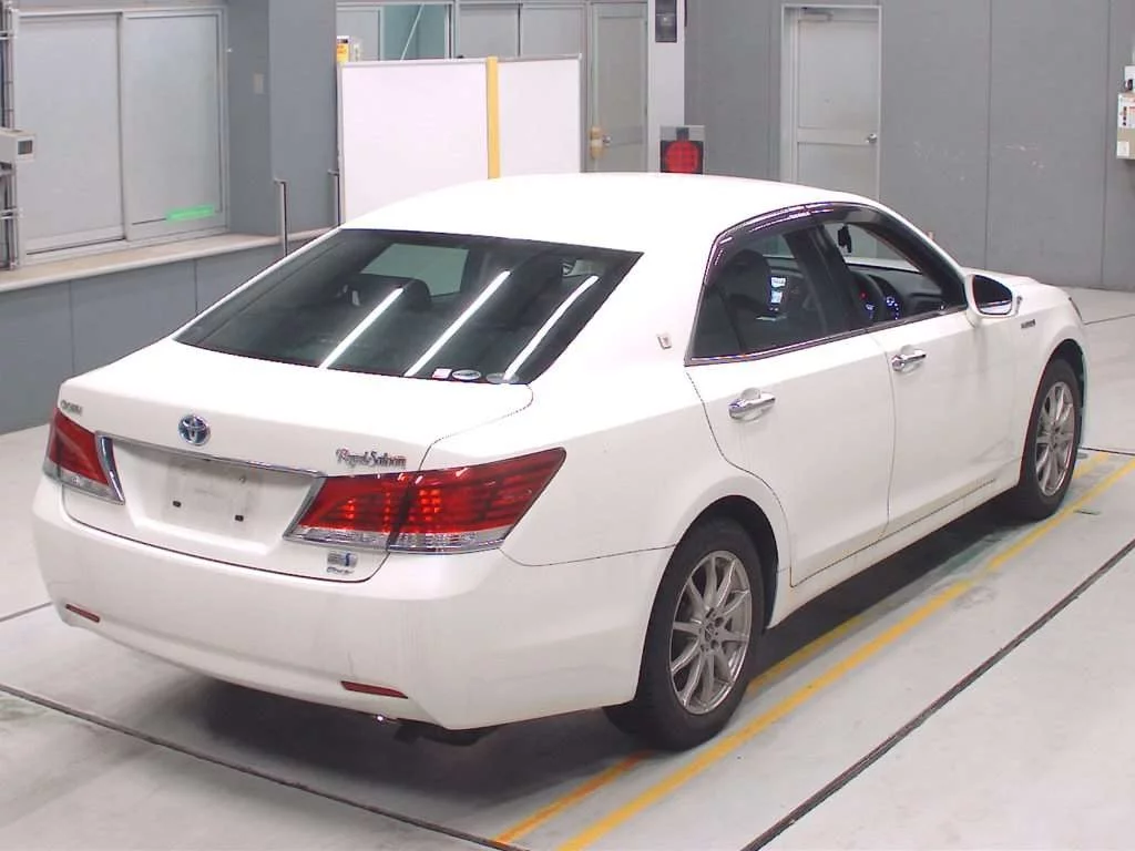 Toyota Crown  с аукциона в Японии