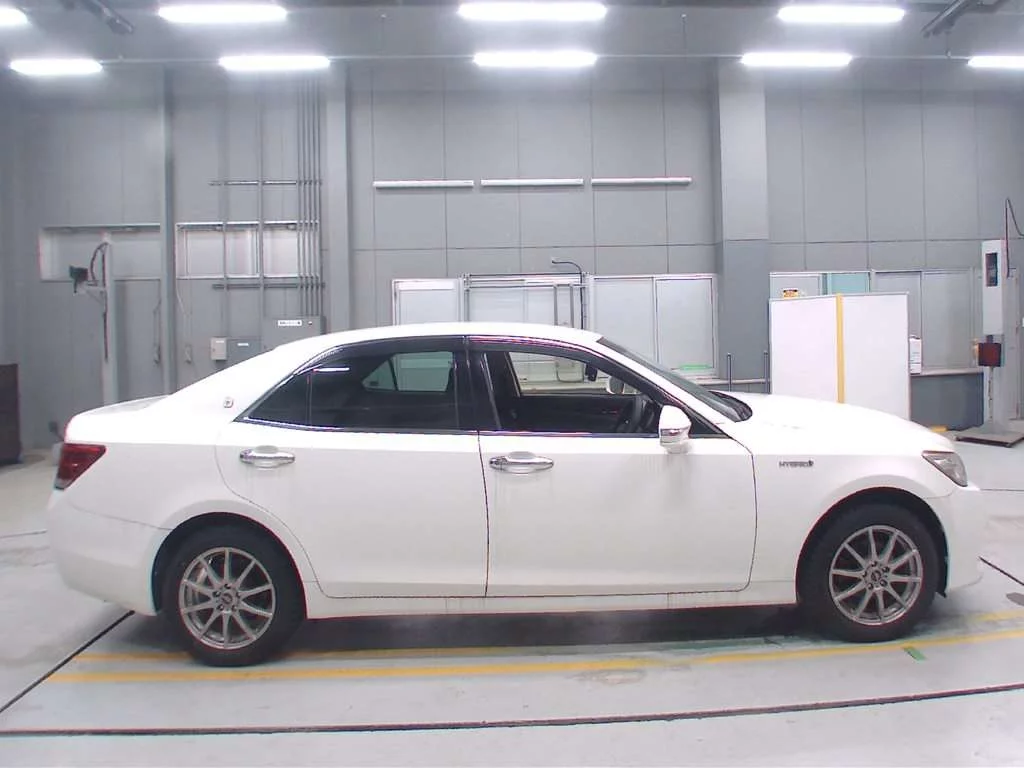 Toyota Crown  с аукциона в Японии