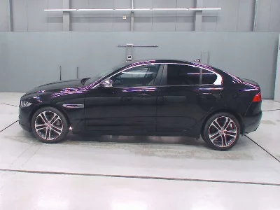 JAGUAR XE