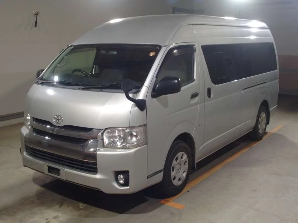 Toyota RegiusAce  с аукциона в Японии
