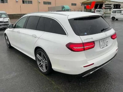 MERCEDES BENZ E CLASS