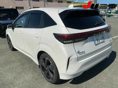 Nissan Aura