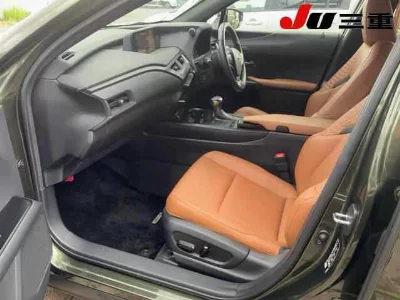 LEXUS UX