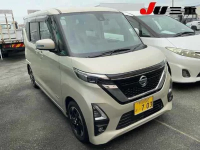 NISSAN ROOX