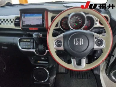 Honda N-Box Slash