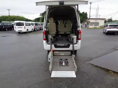 NISSAN NV350 CARAVAN