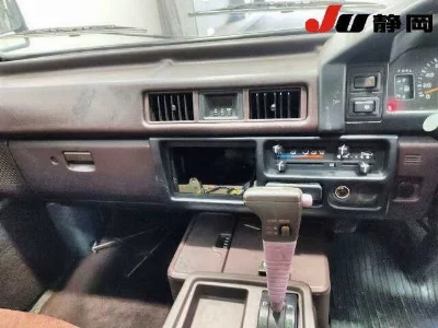 MITSUBISHI DELICA WAGON